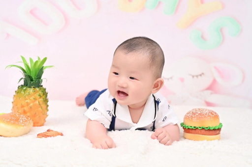 吉安宝宝在妈妈肚子里